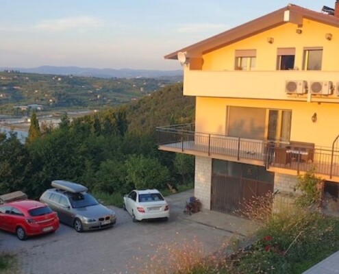 House with 4 separate apartments in Strunjan