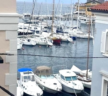 3-комнатная квартира с видом на море в центре Пирана