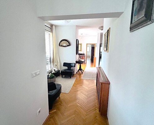 Большая 5-комнатная квартира с потенциалом в центре Любляны