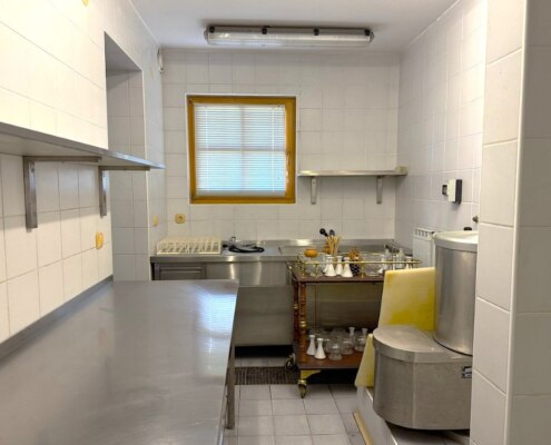 Turistični kompleks z restavracijo in apartmaji v bližini Ljubljane