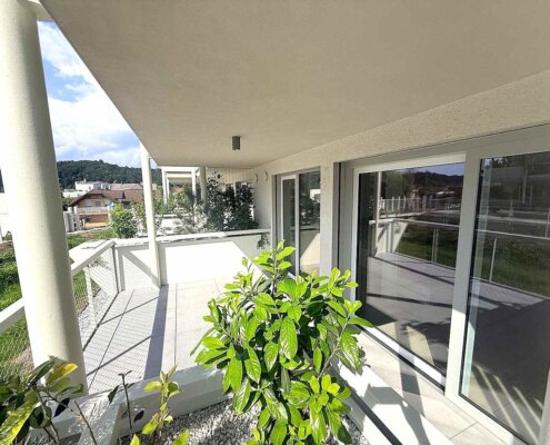 Sodobno dvosobno stanovanje v novem stanovanjskem naselju v Ljubljani – velika terasa in garažno parkirno mesto