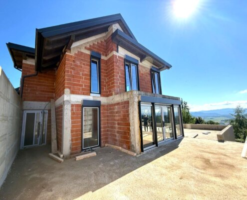 Дом с террасой и видом на всю Любляну и окрестности