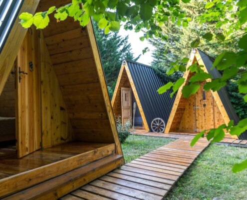 Turistični kompleks z apartmaji in glampingom v bližini Kopra
