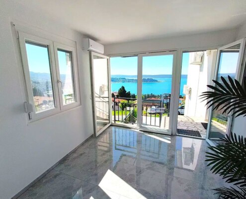 Three-Room Apartment with Open Sea View
