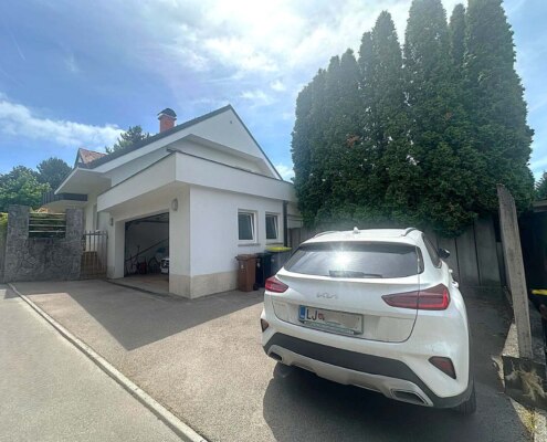 House with Swimming Pool in Podutik, Ljubljana